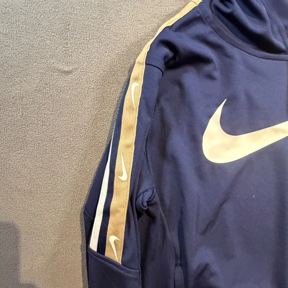Nike Kids Sportswear Pullover Hoodie Midnight Navy Gold FZ4907-410 Size Medium